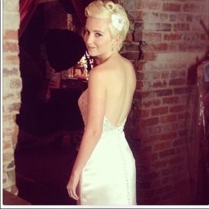 Gorgeous wedding dress!!!